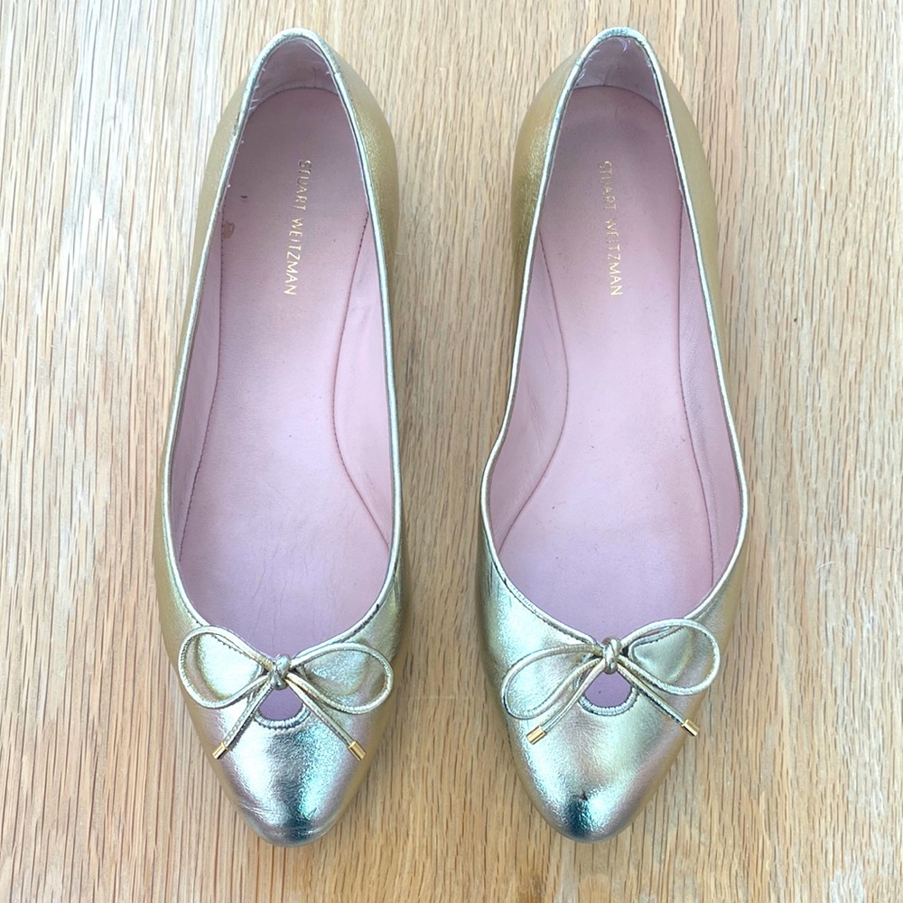 NEW Stuart Weitzman, Size 8 Women, Gold Flats with bow in front